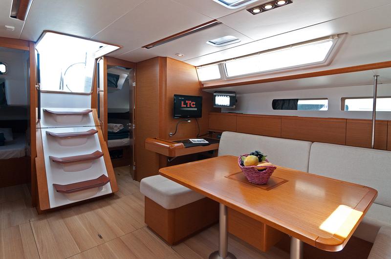 Sun Odyssey 469 Innenansicht