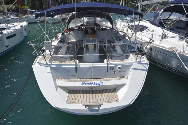 Sun Odyssey 49i Innenansicht