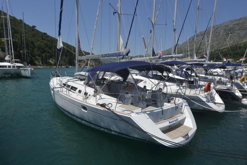 Sun Odyssey 49i Innenansicht