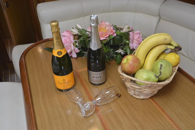 Sun Odyssey 49i Innenansicht