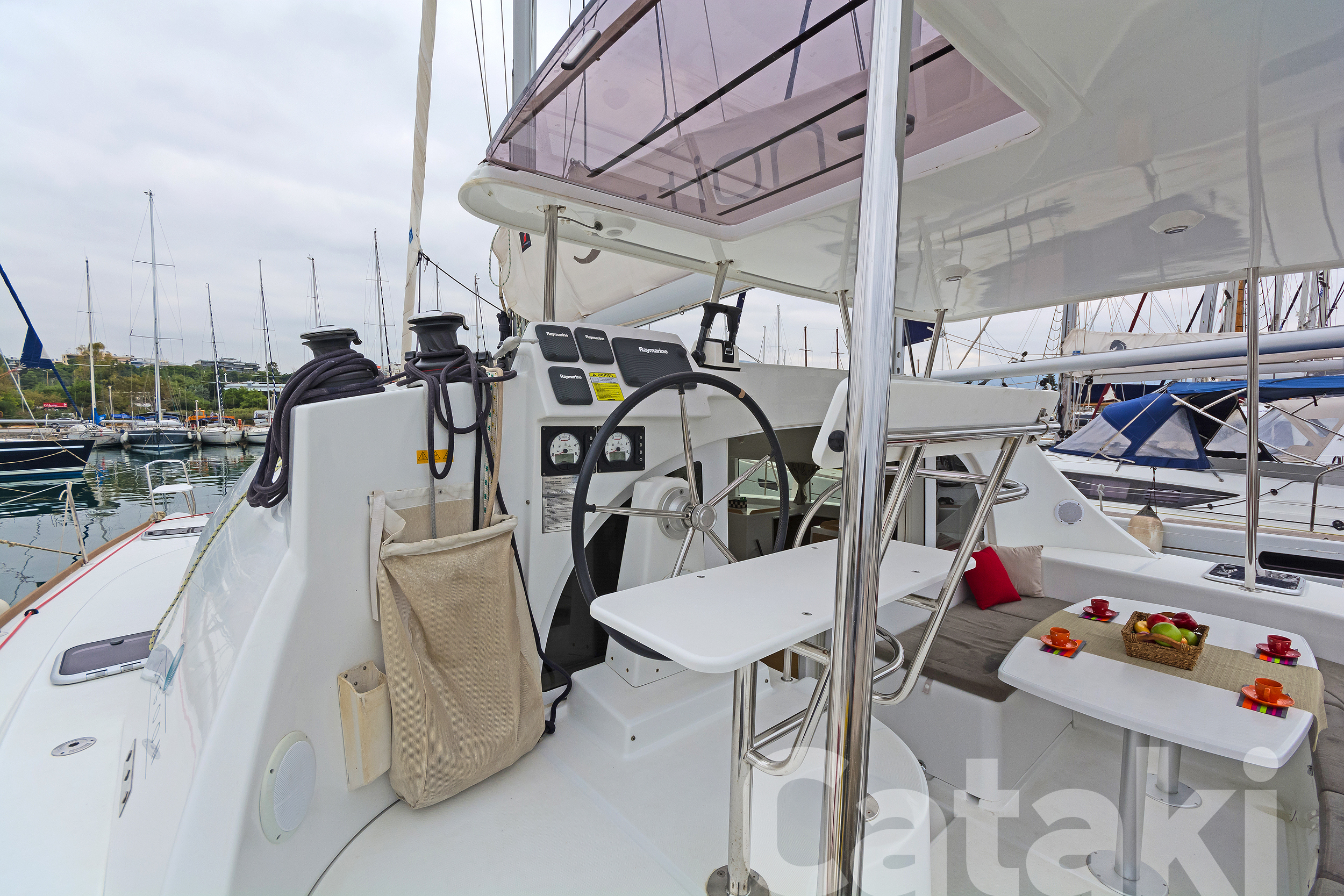 Lagoon 380 S2 WHY KNOT (1 SUP free of charge) Innenansicht