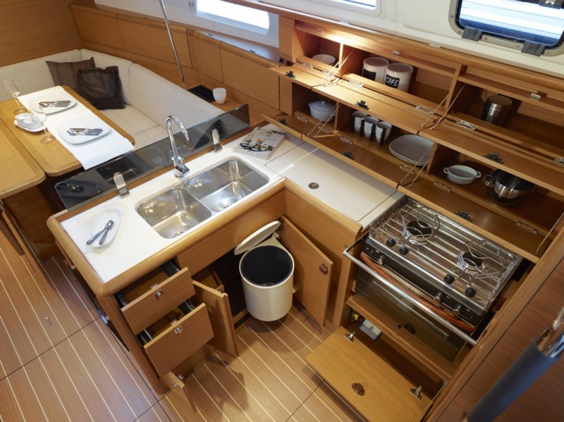 Sun Odyssey 379 Innenansicht