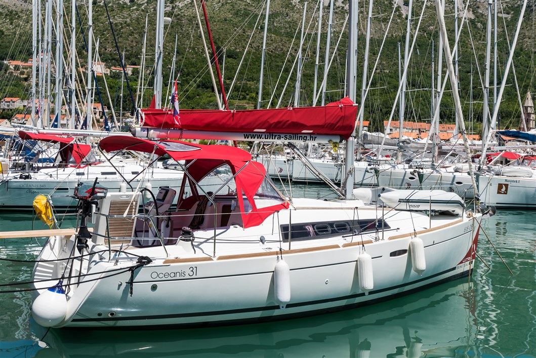 Oceanis 31 Innenansicht