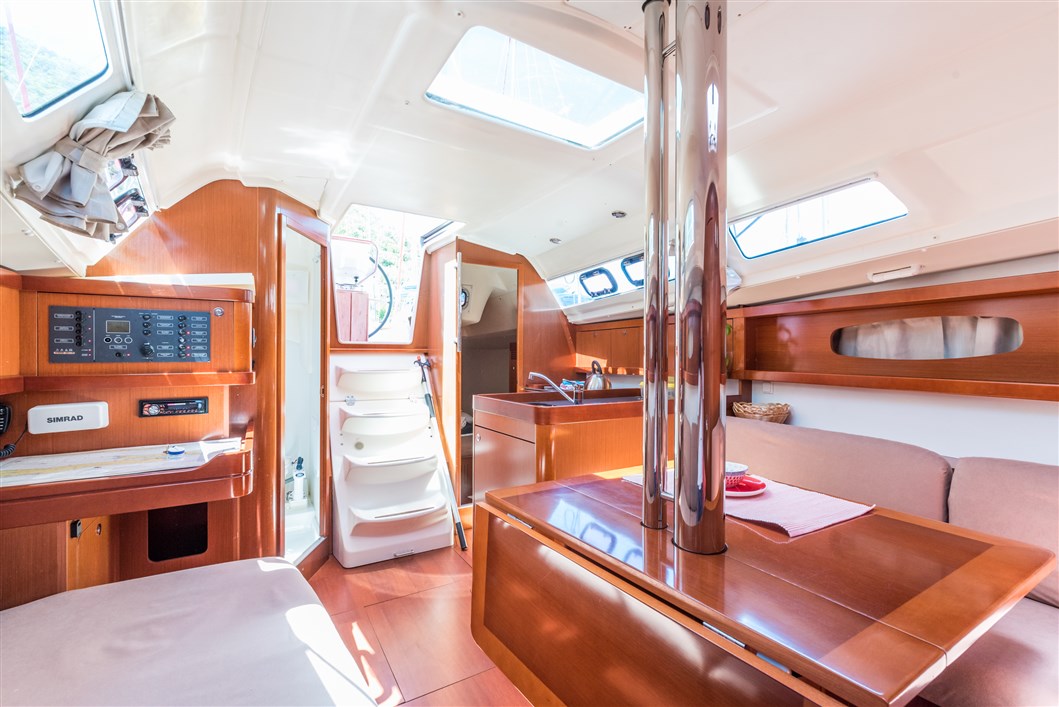 Oceanis 31 Innenansicht