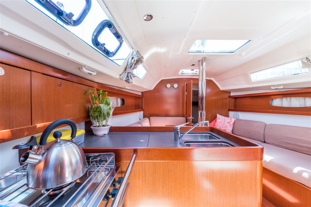 Oceanis 31 Innenansicht