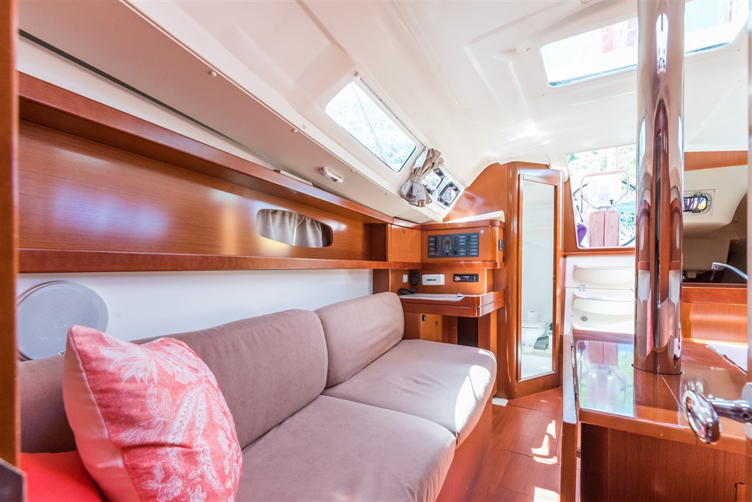 Oceanis 31 Innenansicht