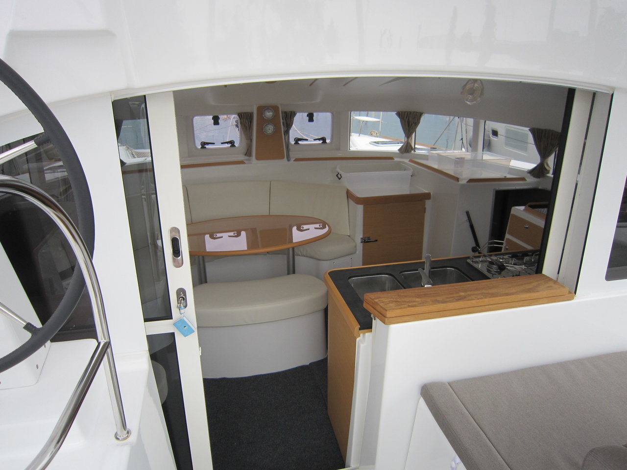 Lagoon 380 Sea Spirit (Nosy Be) - single cabin port - front Innenansicht