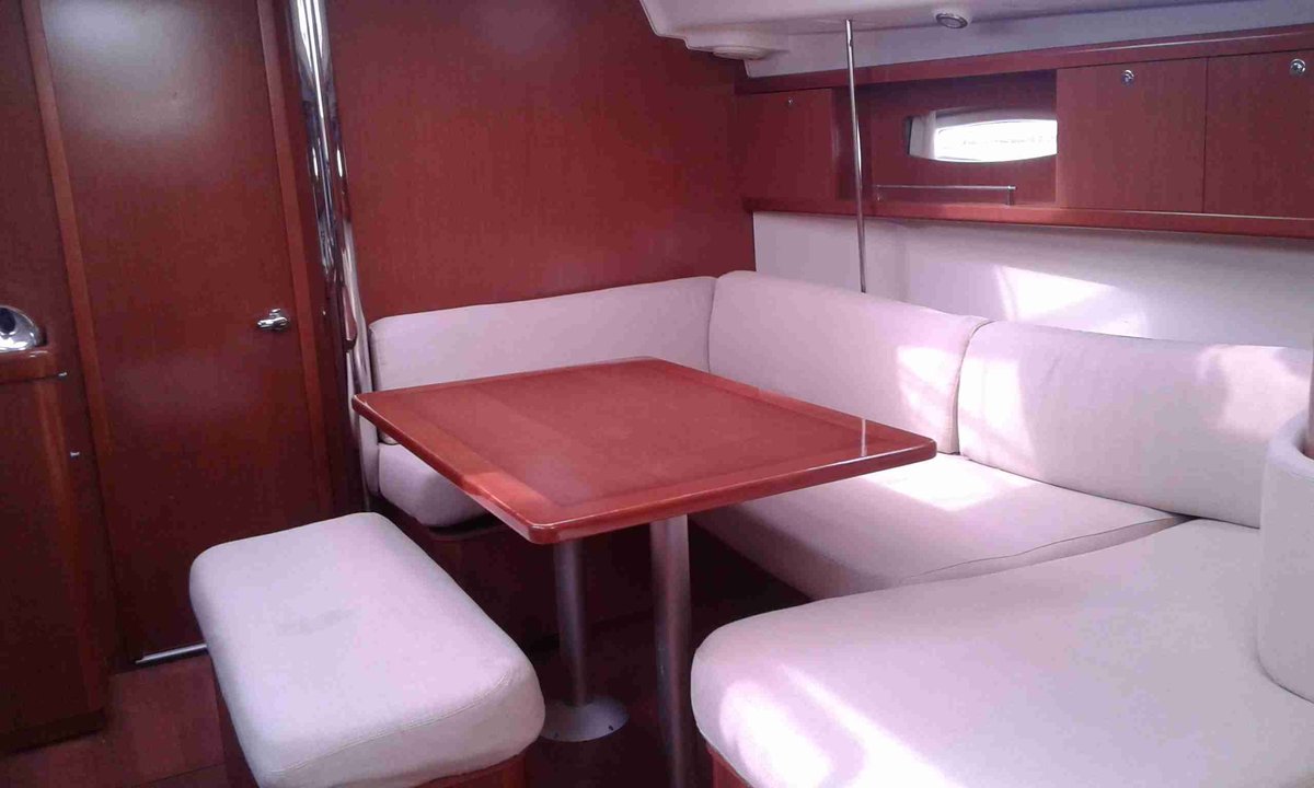 Oceanis 40 Innenansicht