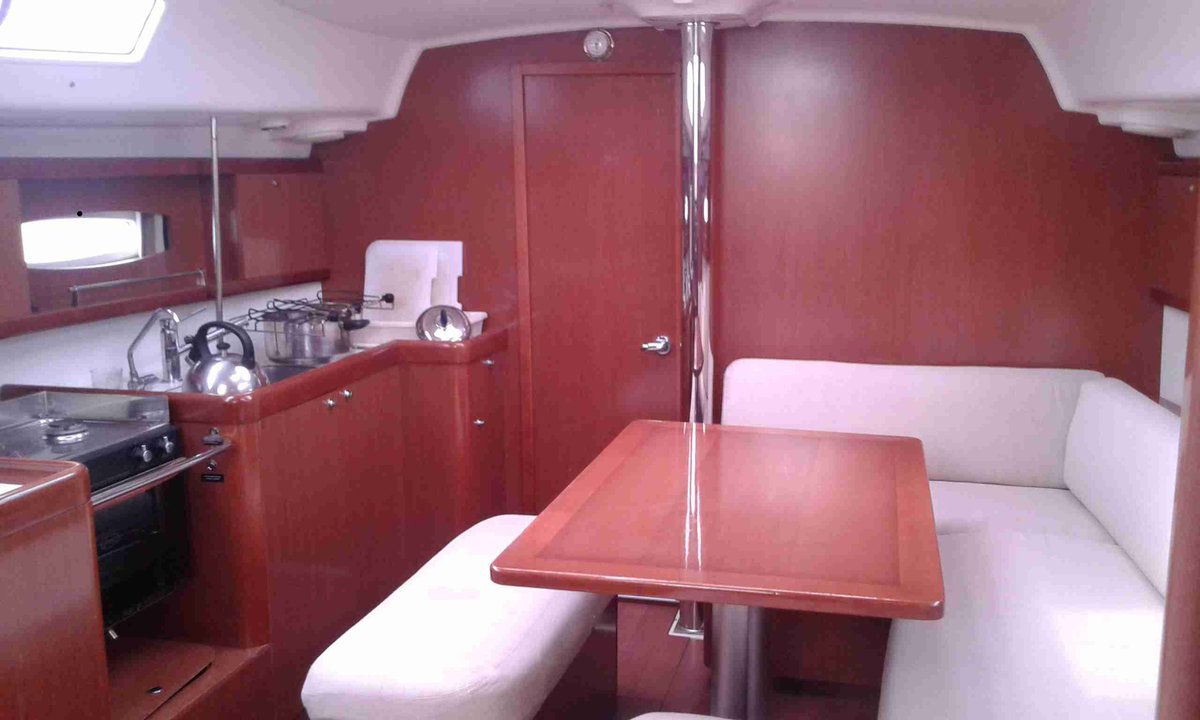 Oceanis 40 Innenansicht