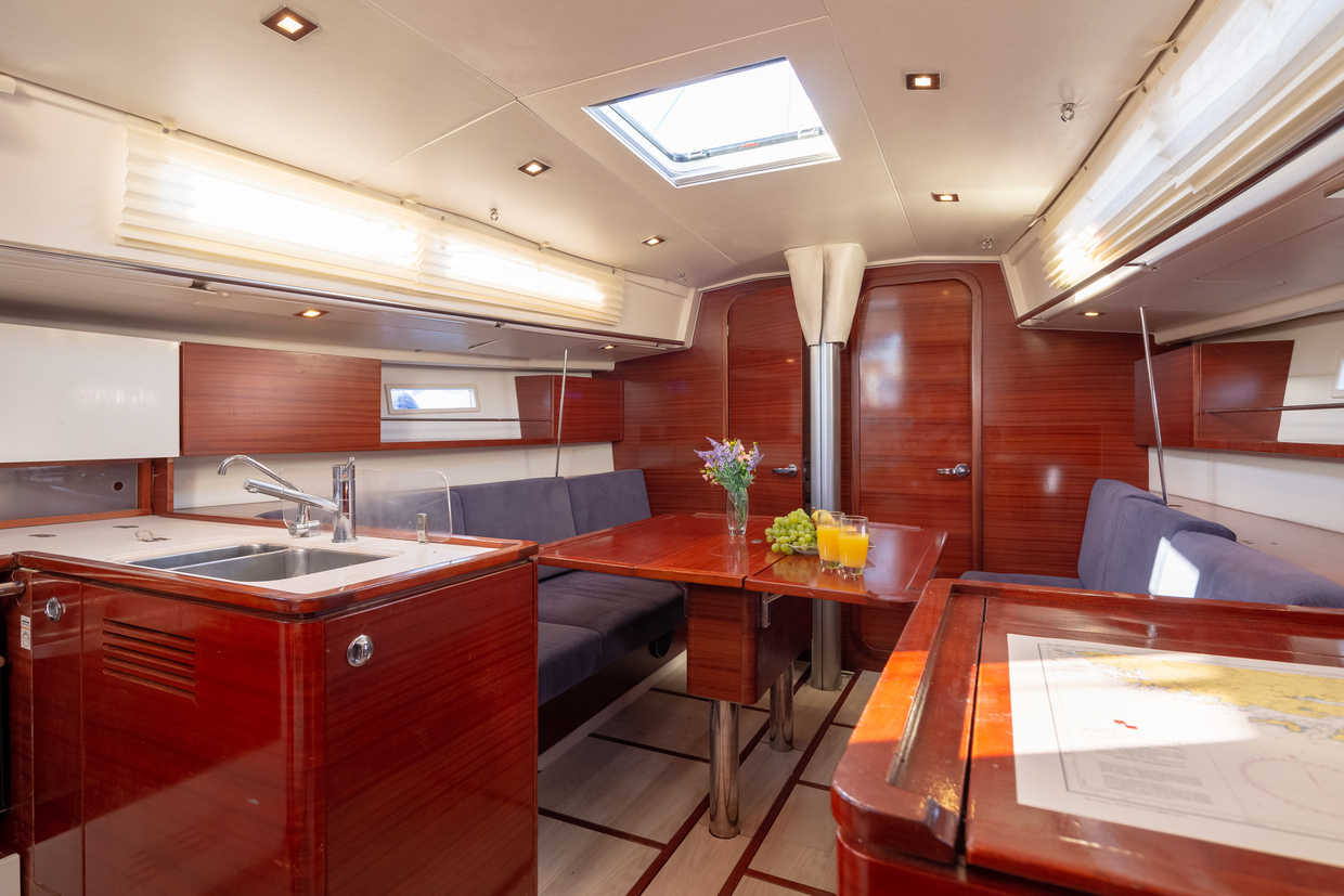 Salona 38 Innenansicht