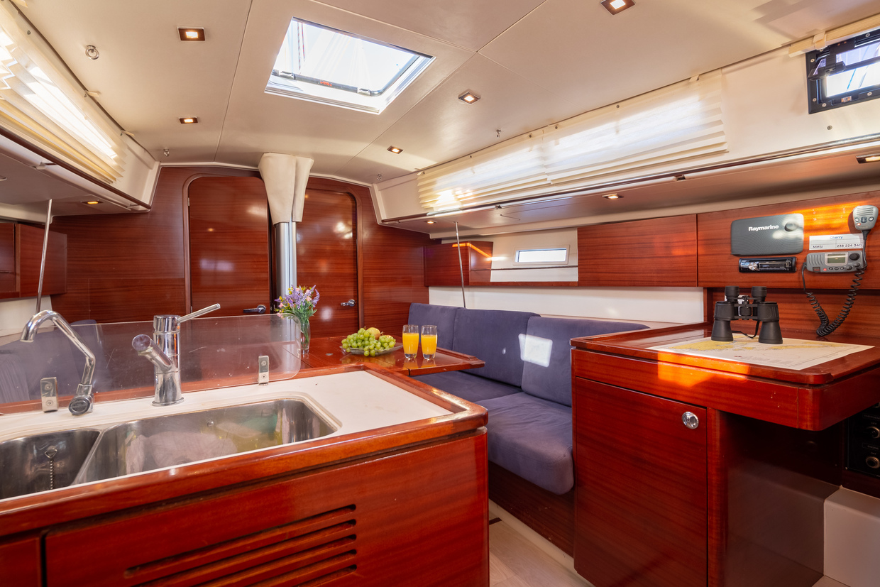 Salona 38 Innenansicht