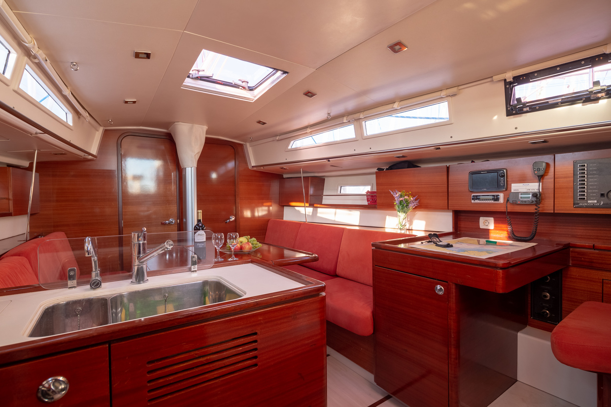 Salona 38 Innenansicht