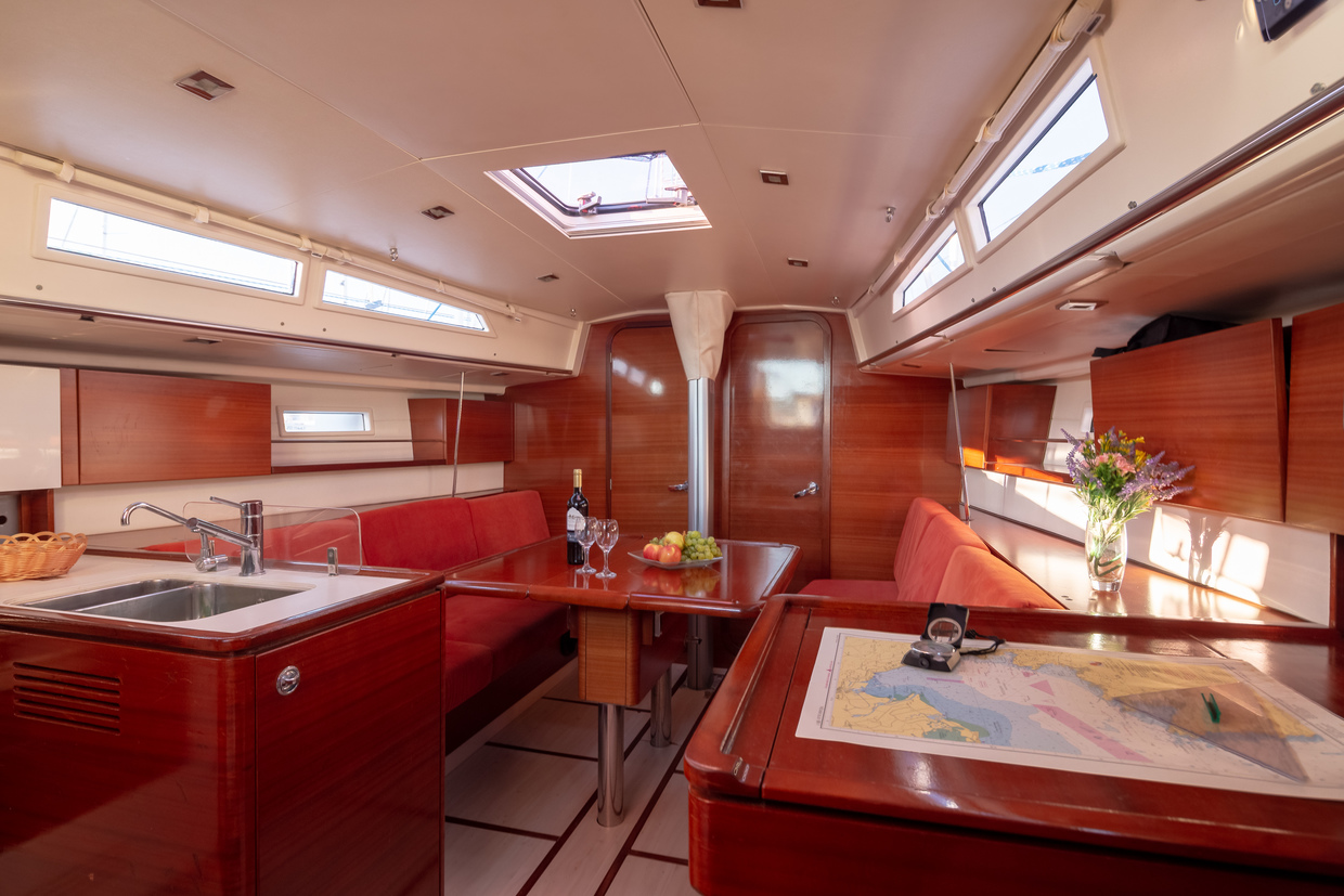 Salona 38 Innenansicht