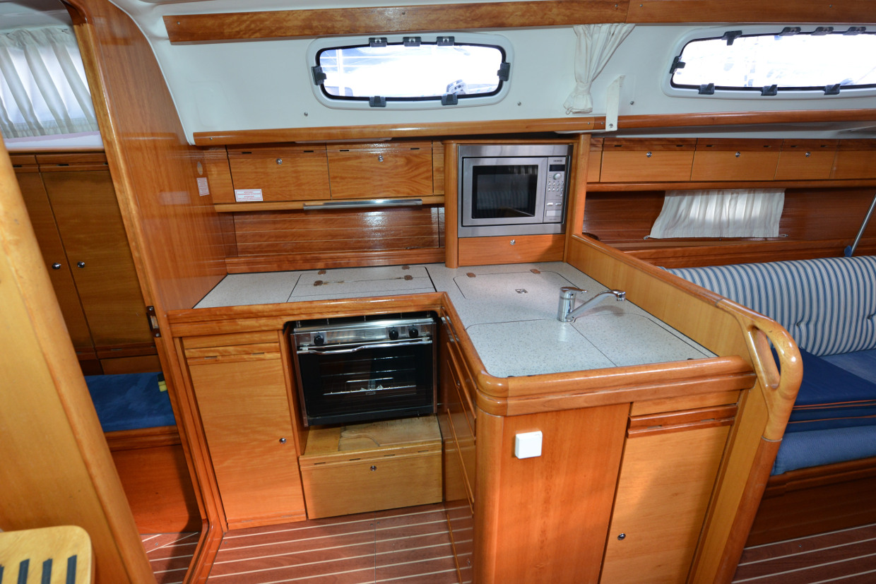 Bavaria 38 Cruiser - 3 Kabinen / 1 Bad Innenansicht