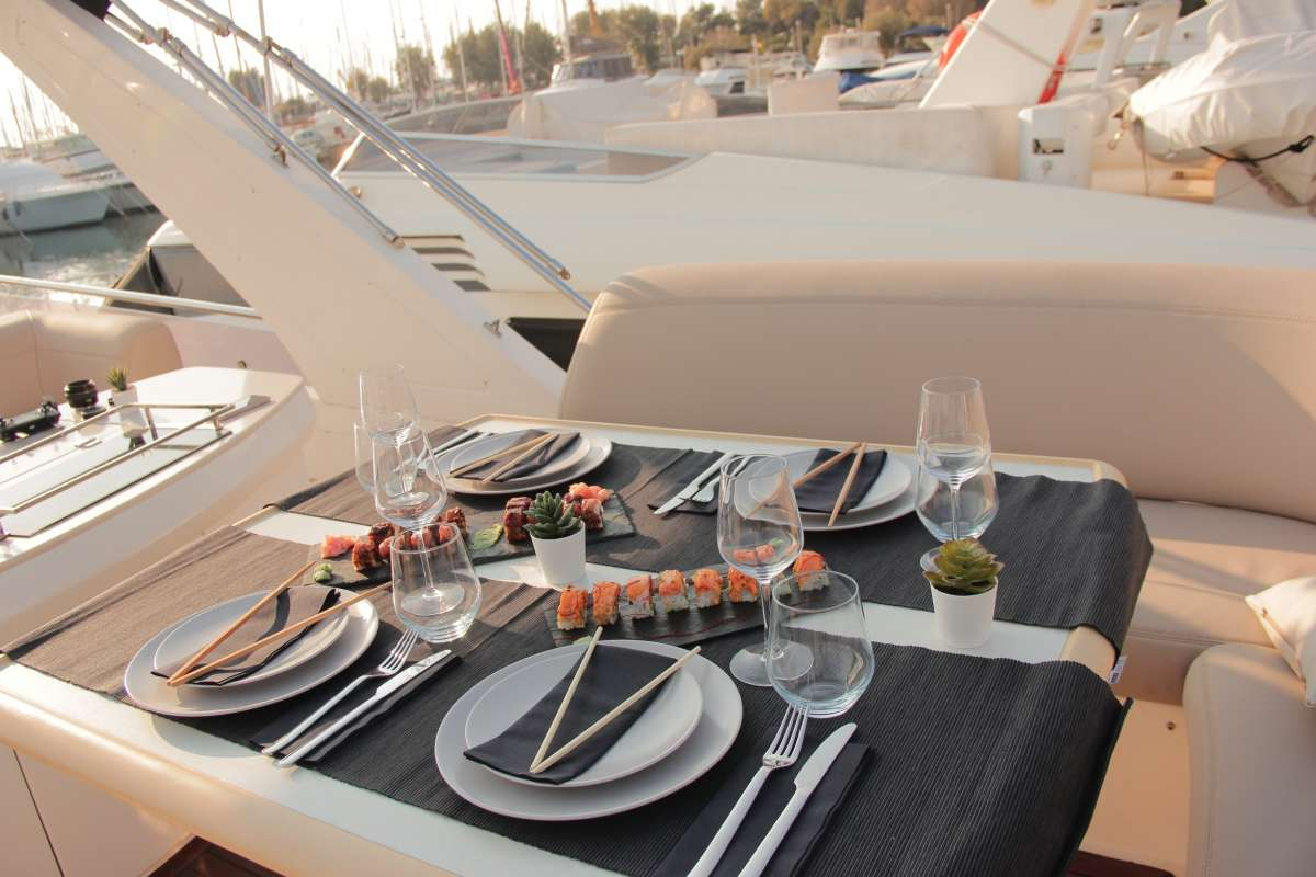 Sealine T60 AURA Innenansicht