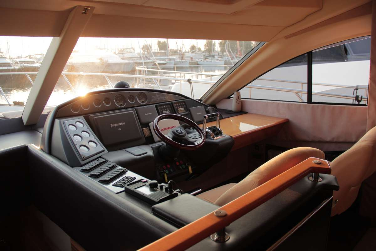 Sealine T60 AURA Innenansicht