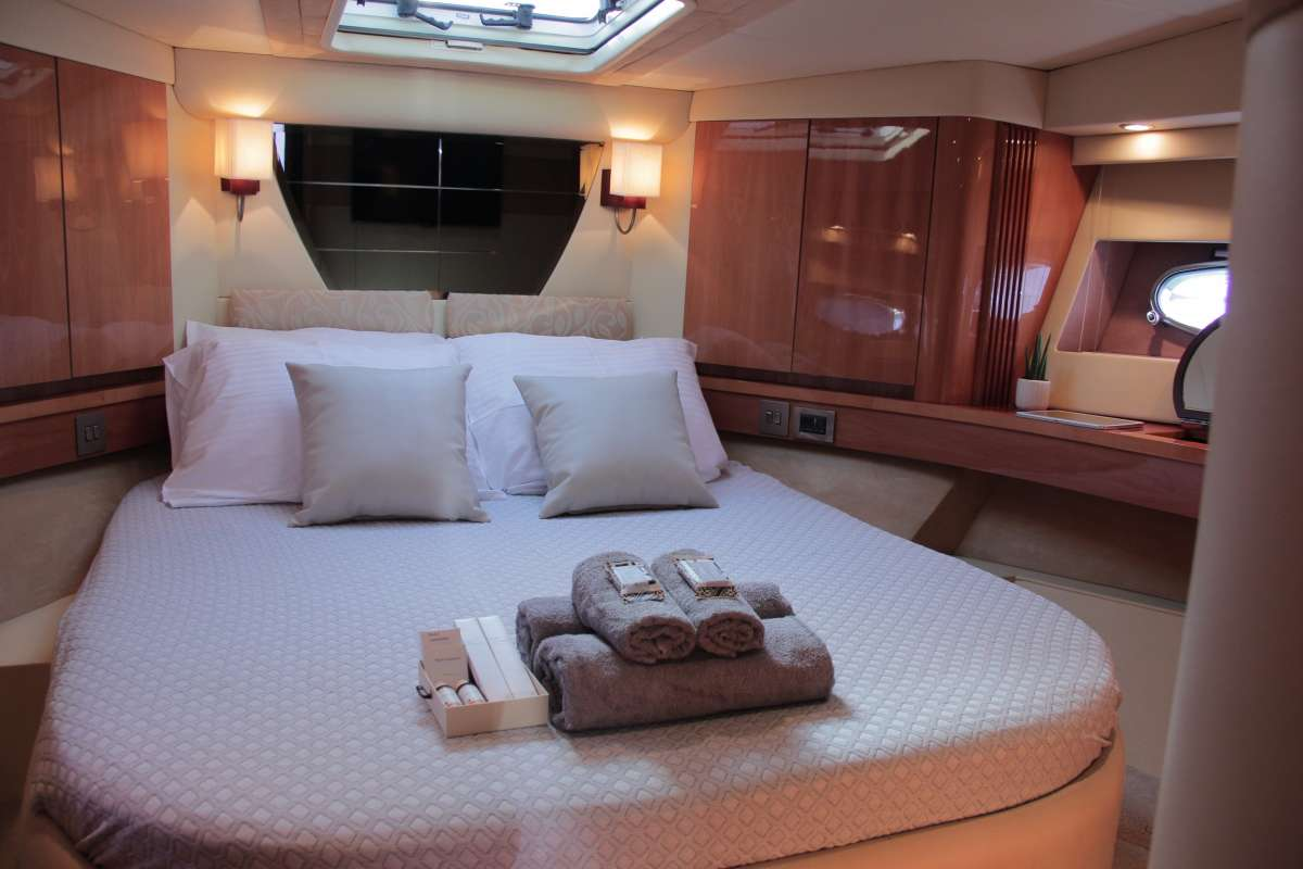 Sealine T60 AURA Innenansicht