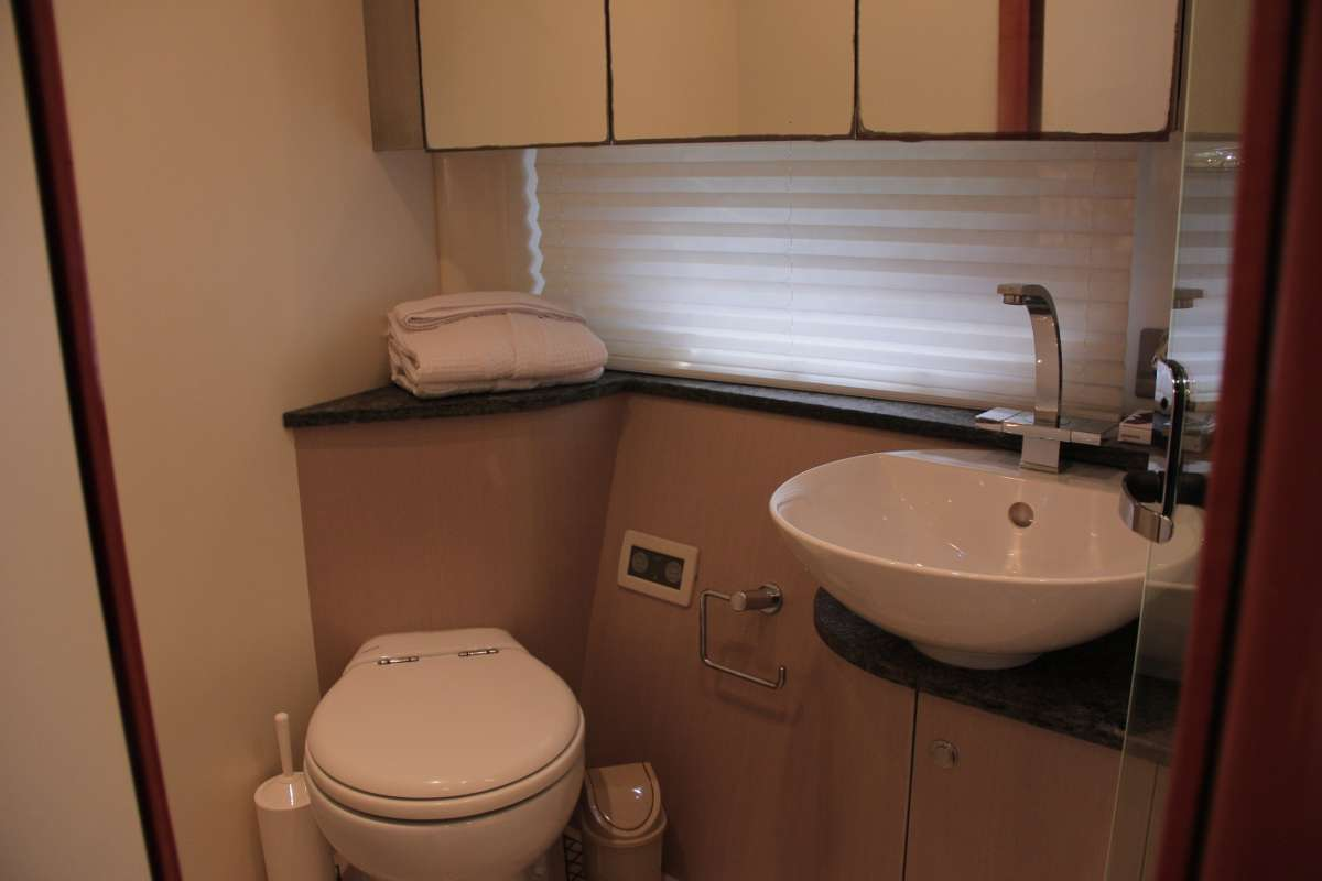 Sealine T60 AURA Innenansicht