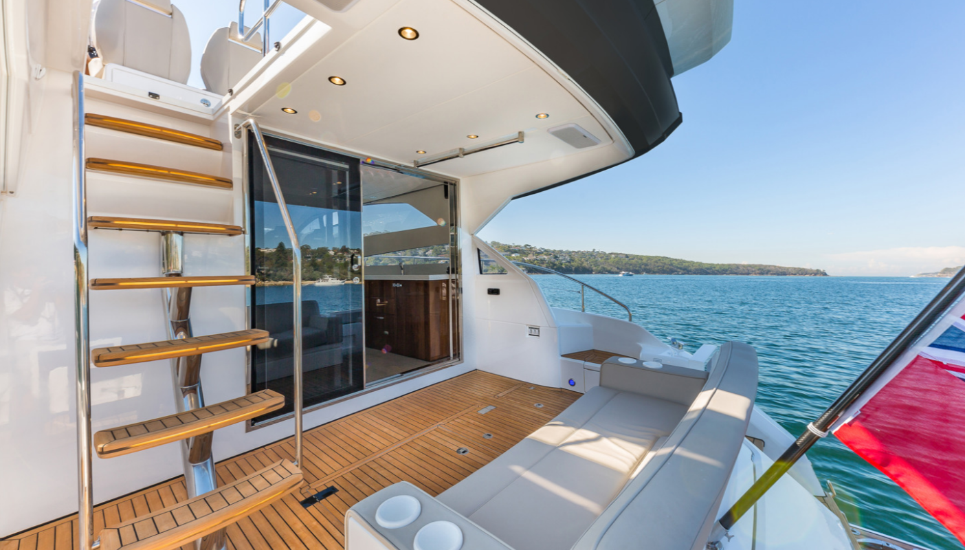 Fairline Squadron 50 Fly Innenansicht