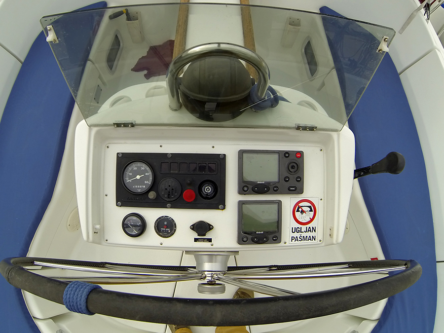 Oceanis 411 Clipper Simonetta (Bow Thruster, electric heads, Solar Panel) Innenansicht