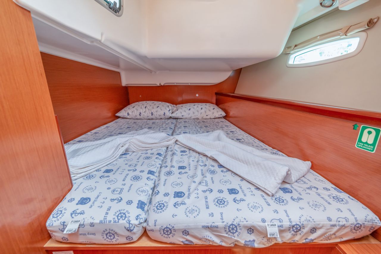 Oceanis 40 Innenansicht