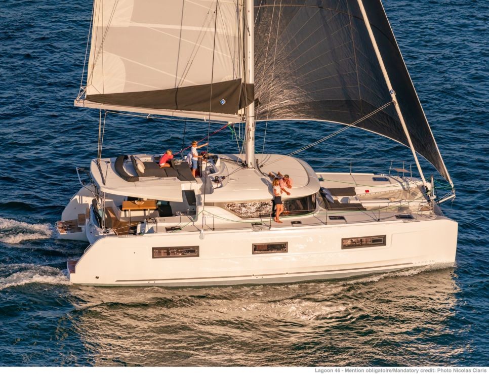 Lagoon 46 (3cab) Top Bild