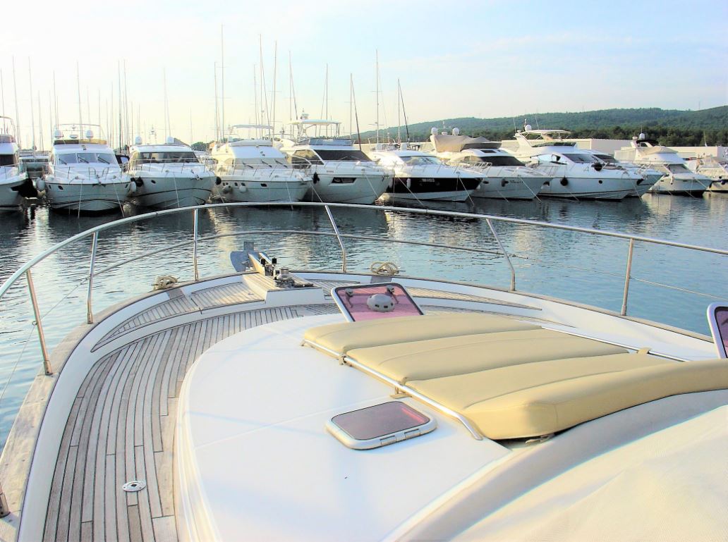 Antares 13.80 Innenansicht