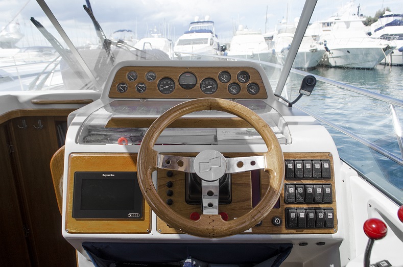 Nimbus 320 Coupe Innenansicht