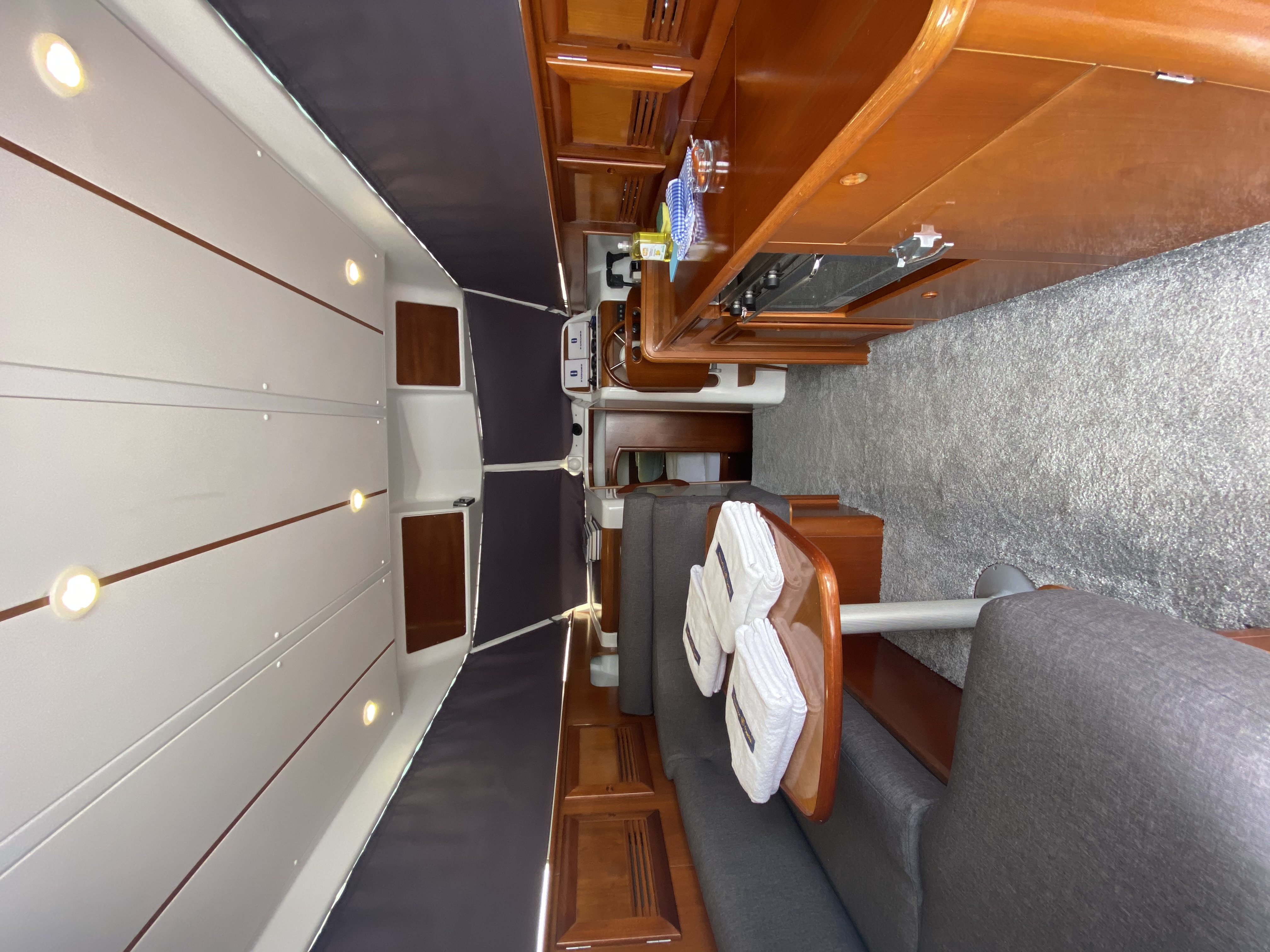 Antares 10.80 Innenansicht