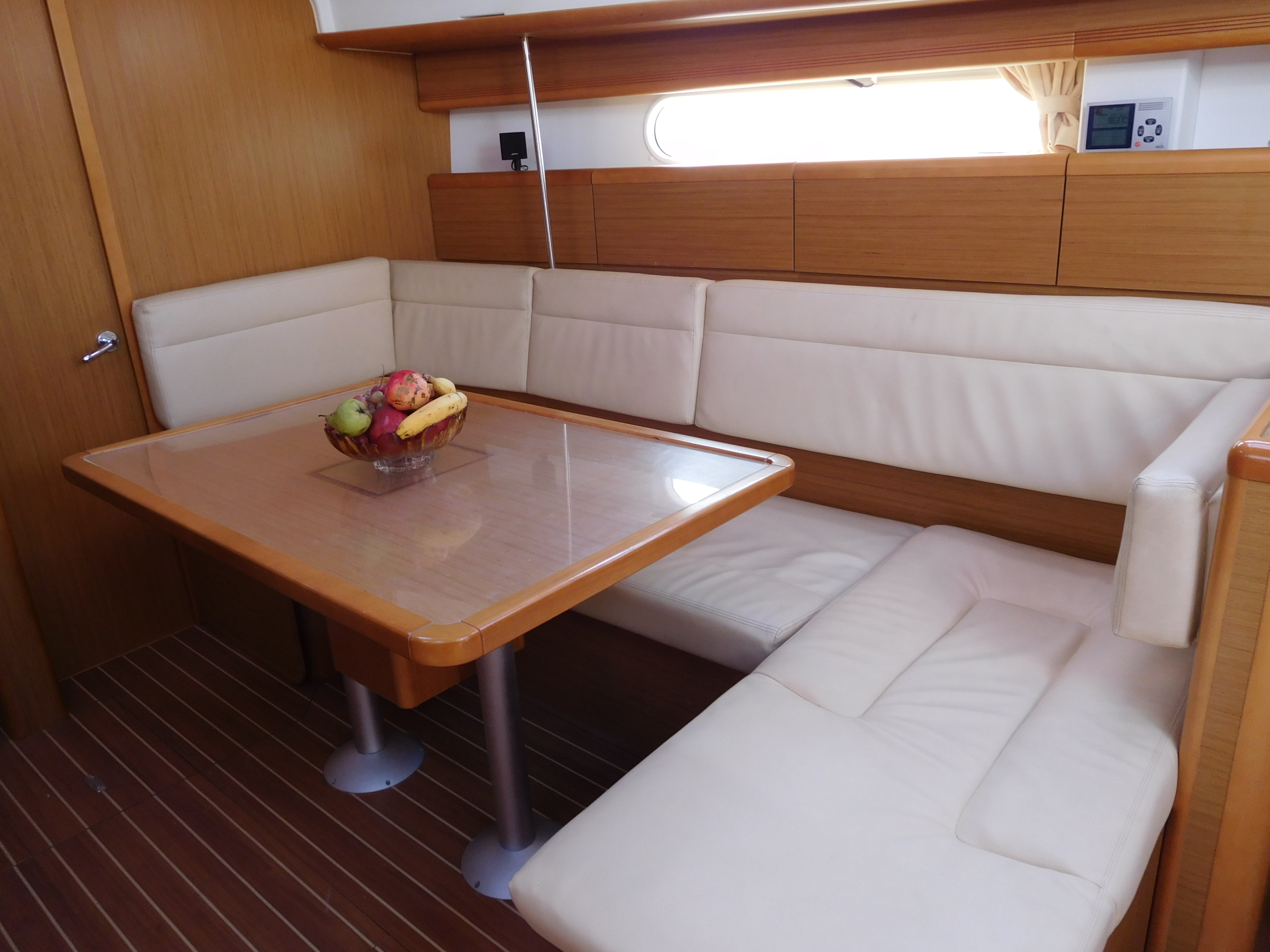 Sun Odyssey 44i Innenansicht