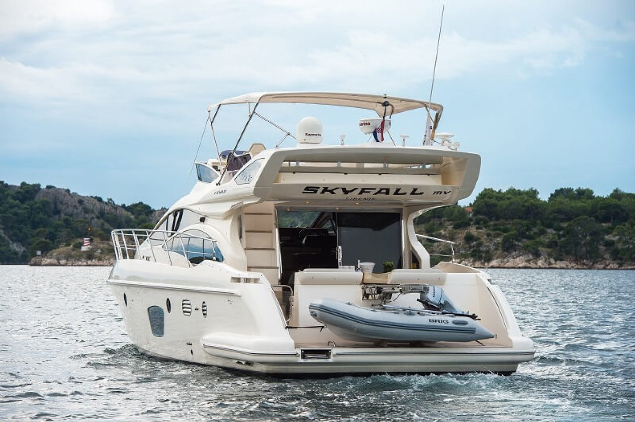 Azimut 47 Fly Innenansicht