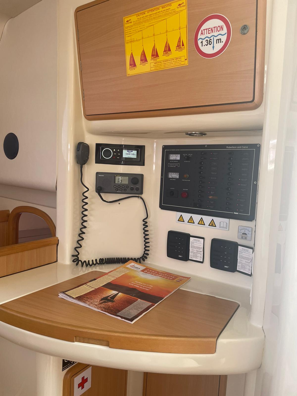 Leopard 4300 Innenansicht