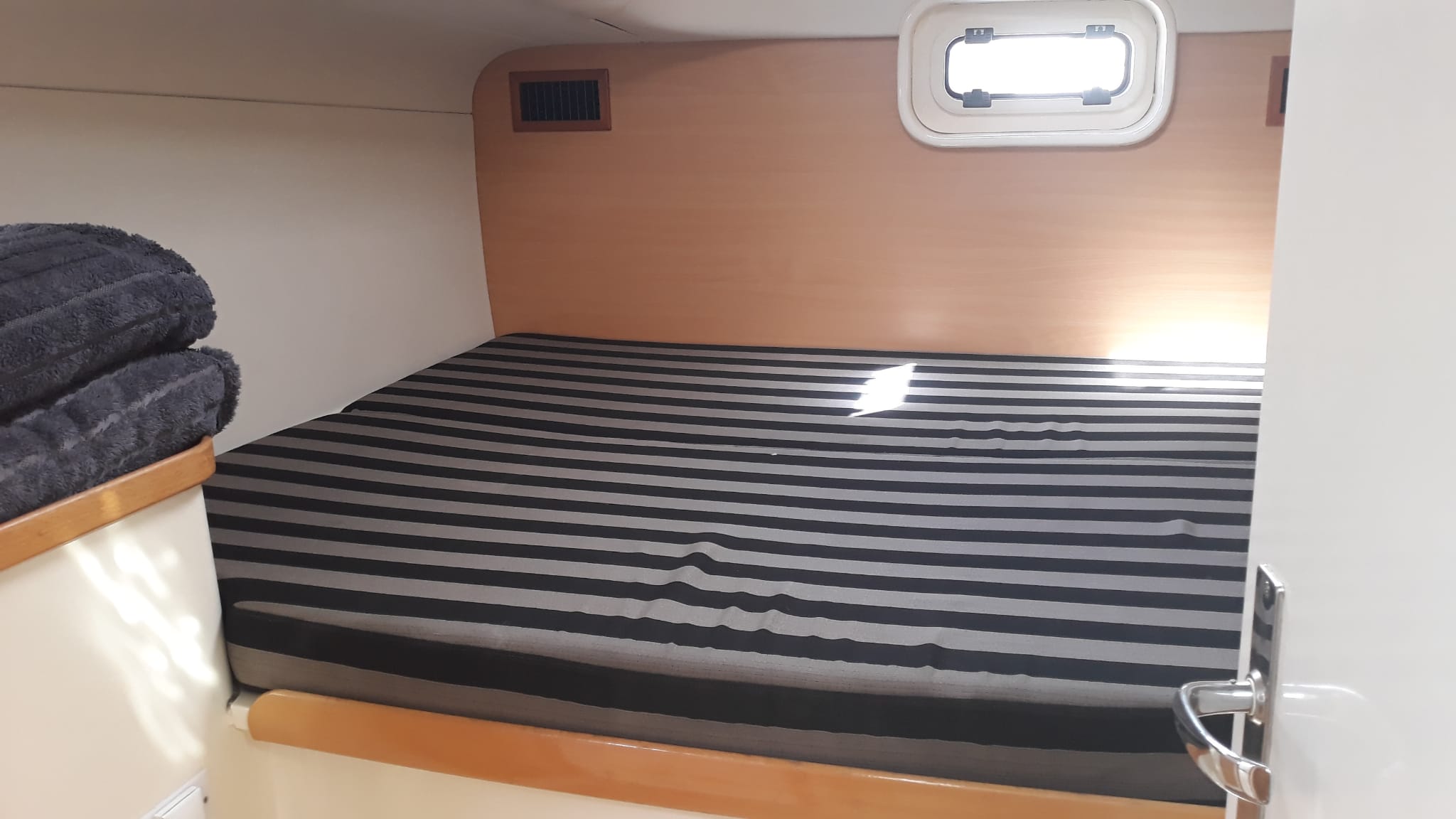 Leopard 4300 Innenansicht