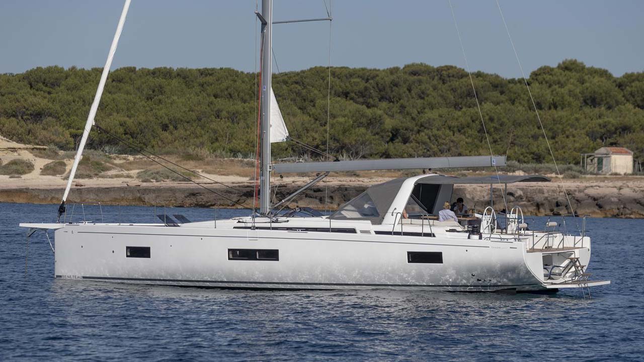 Oceanis Yacht 54 Innenansicht