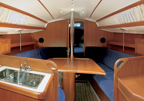 Elan 333 Innenansicht