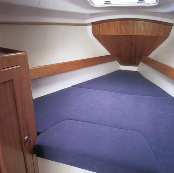 Elan 333 Innenansicht