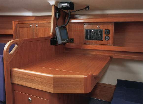 Elan 333 Innenansicht