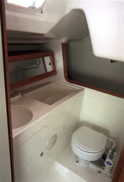 Elan 333 Innenansicht