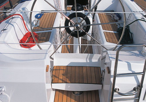 Elan 333 Innenansicht