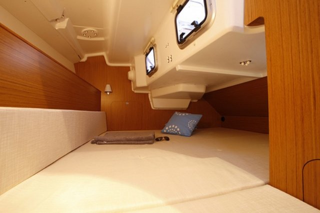 Sun Odyssey 33i Innenansicht