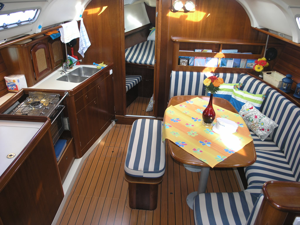 Oceanis Clipper 381 Innenansicht