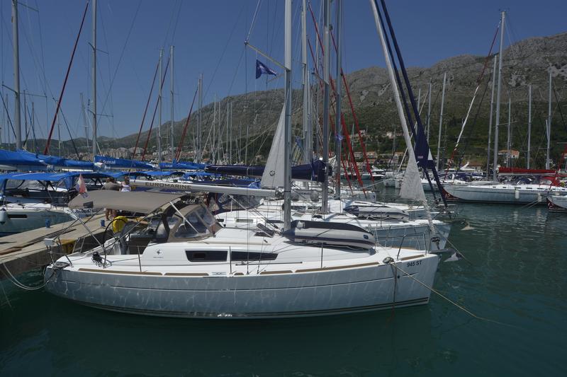 Sun Odyssey 33i Innenansicht