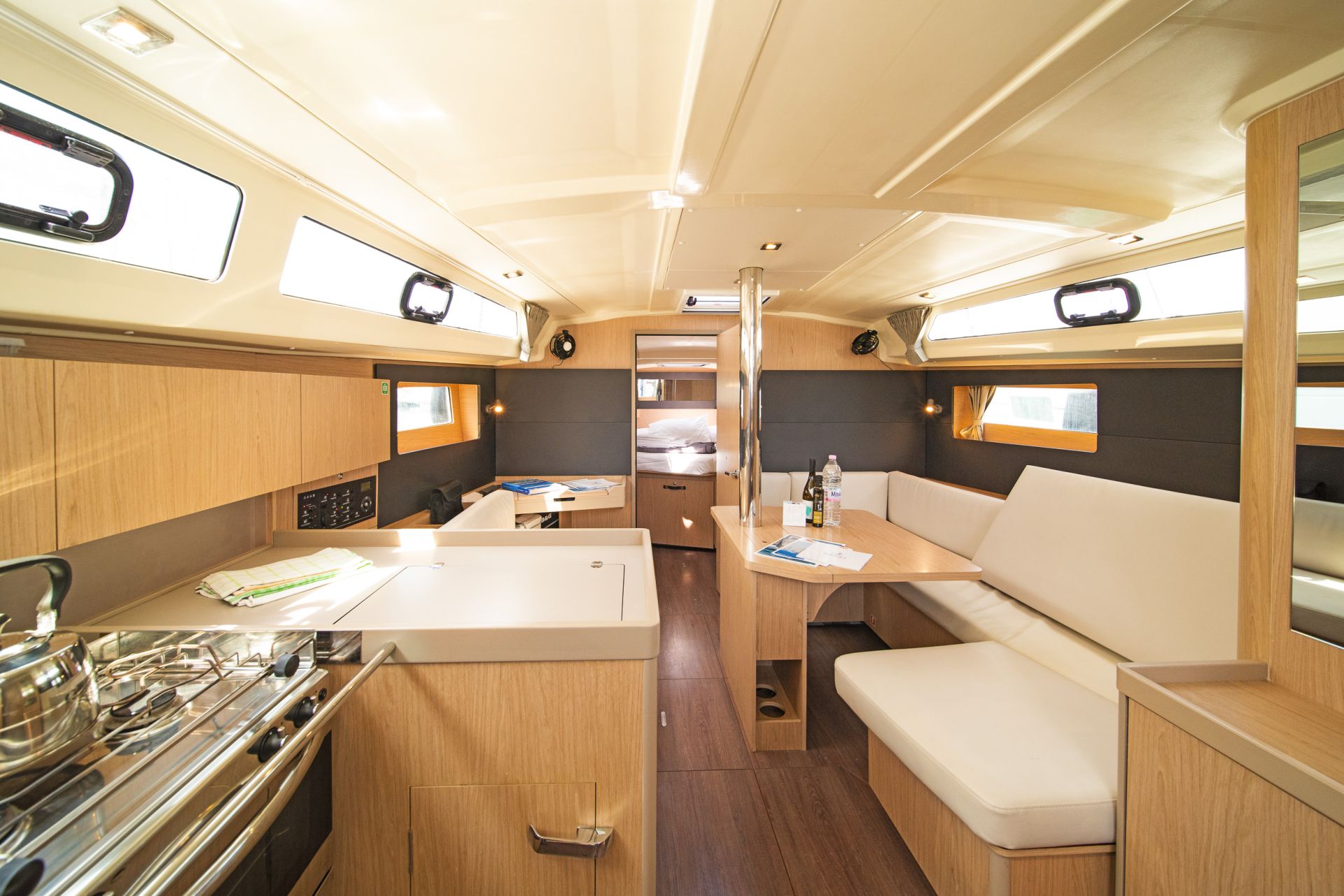 Oceanis 41.1 Innenansicht