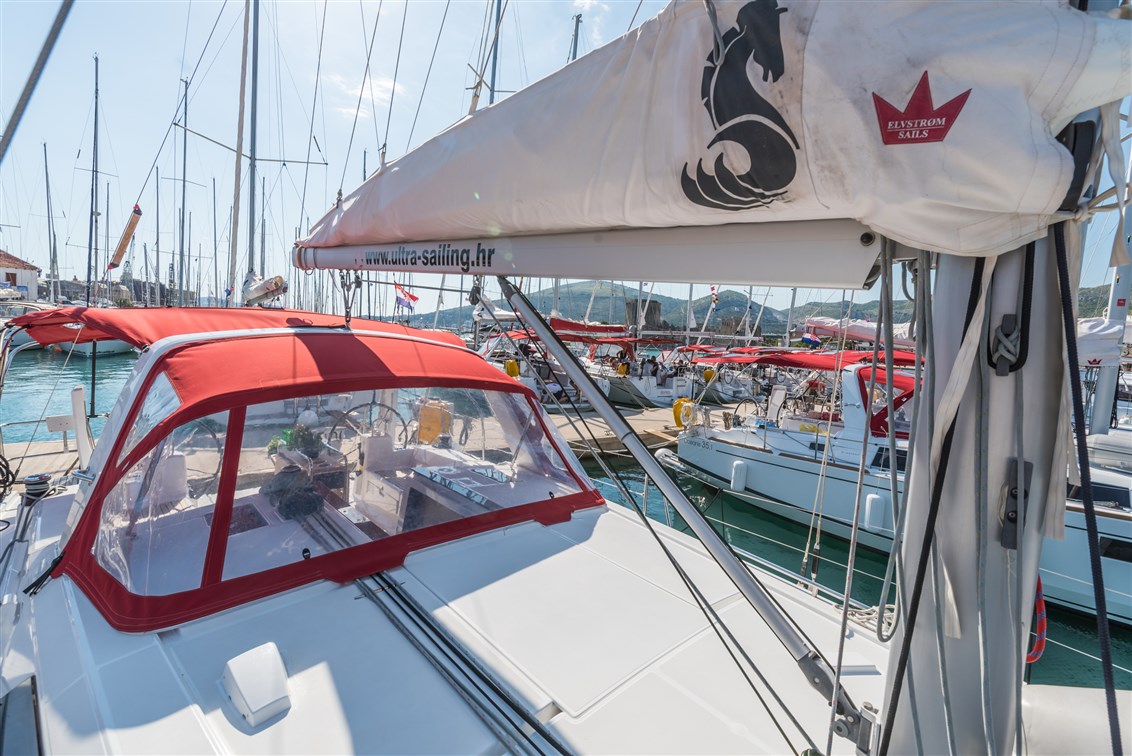 Oceanis 41.1 Innenansicht