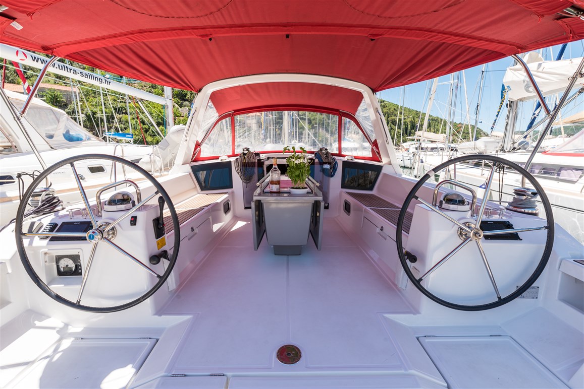 Oceanis 45 Innenansicht