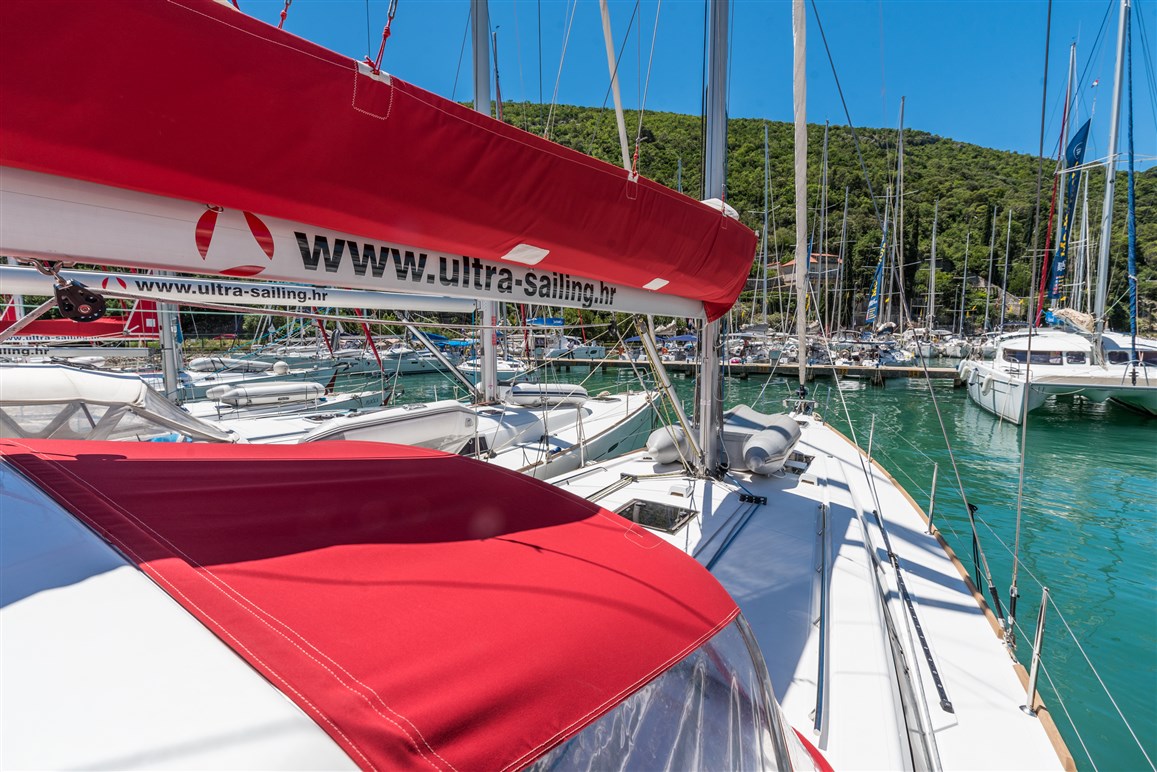 Oceanis 45 Innenansicht