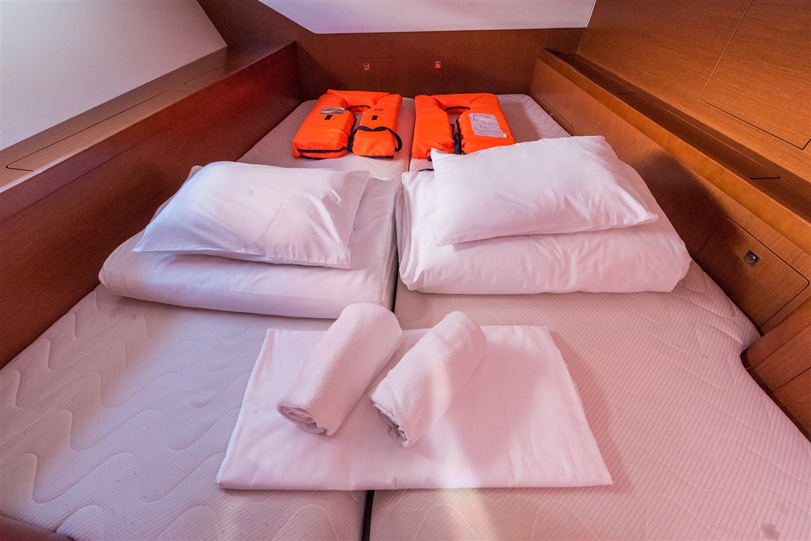 Oceanis 45 Innenansicht