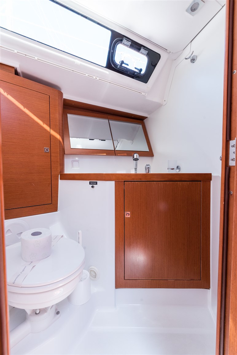 Oceanis 45 Innenansicht