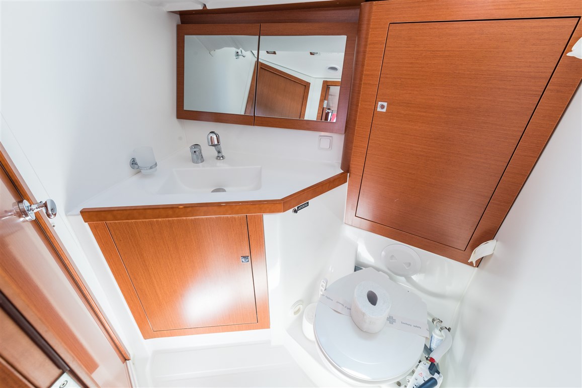 Oceanis 45 Innenansicht