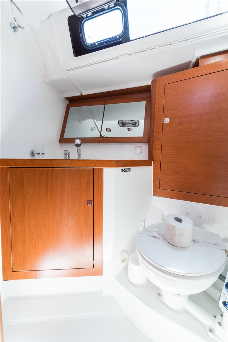 Oceanis 45 Innenansicht